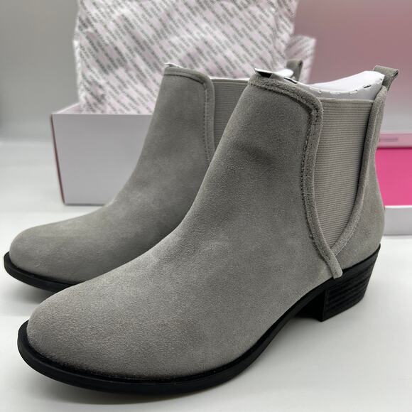 Isaac Mizrahi Live! Suede Ankle Boot Womens Size 7 Medium Gray Chelsea Boot - Picture 7 of 12